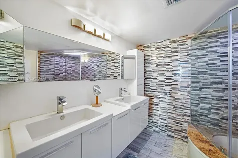 2000 Towerside Terrace Miami FL 33138