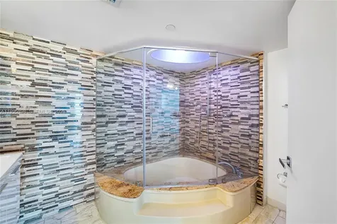 2000 Towerside Terrace Miami FL 33138