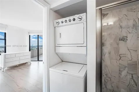 2000 Towerside Terrace Miami FL 33138