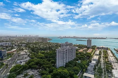 2000 Towerside Terrace Miami FL 33138