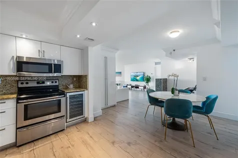 2000 Towerside Terrace Miami FL 33138