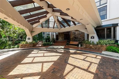 2000 Towerside Terrace Miami FL 33138