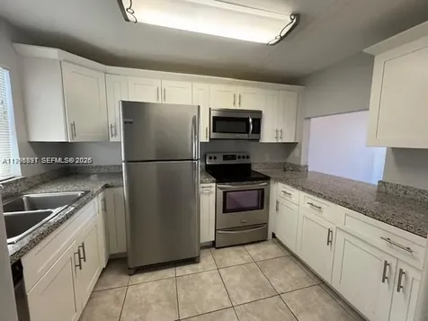 9421 Evergreen Place Davie FL 33324