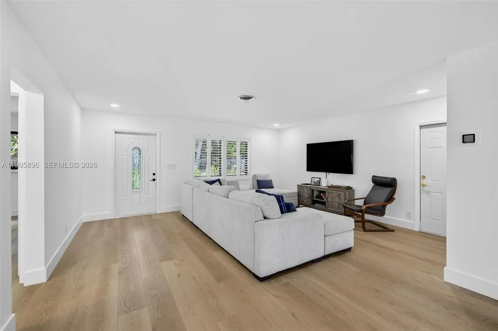2481 SE 15th Street Pompano Beach FL 33062