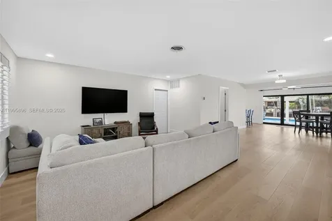 2481 SE 15th Street Pompano Beach FL 33062