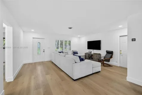 2481 SE 15th Street Pompano Beach FL 33062