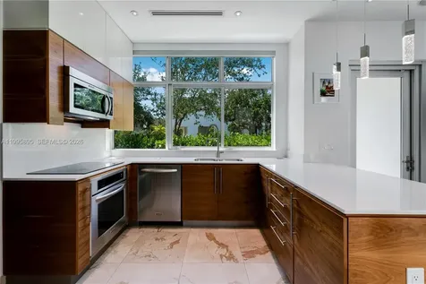 548 Fernwood Road Key Biscayne FL 33149