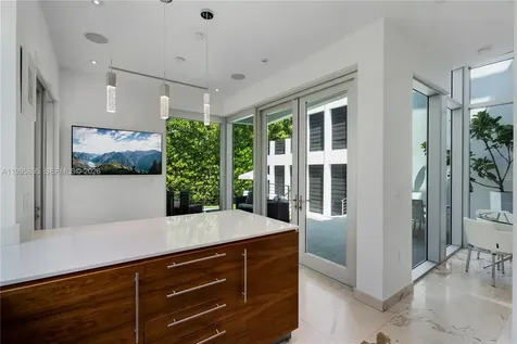 548 Fernwood Road Key Biscayne FL 33149