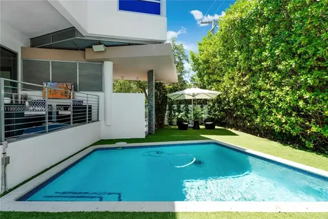 548 Fernwood Road Key Biscayne FL 33149