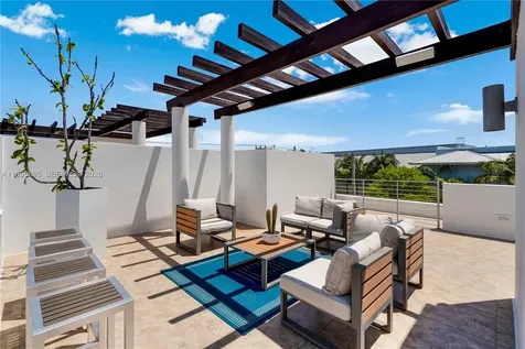 548 Fernwood Road Key Biscayne FL 33149