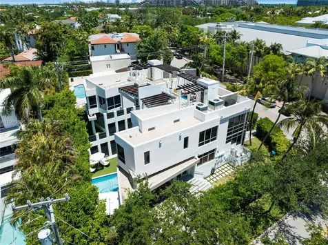 548 Fernwood Road Key Biscayne FL 33149