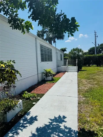 5103 NW 1st Way Deerfield Beach FL 33064