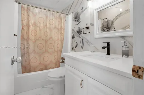 5103 NW 1st Way Deerfield Beach FL 33064