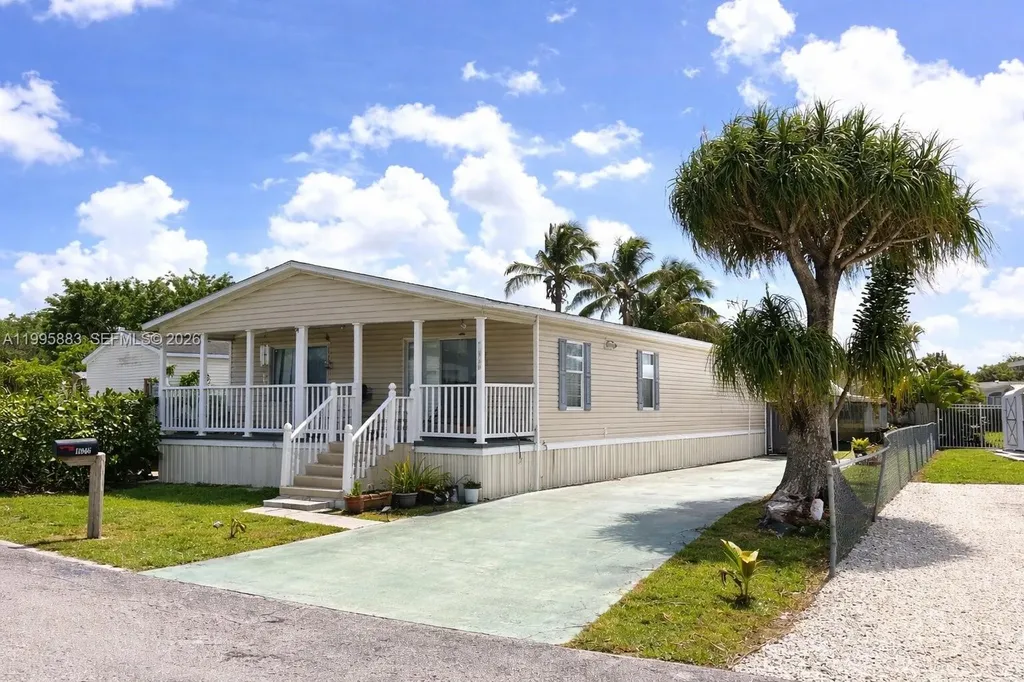 11846 Watergate Circle Boca Raton FL 33428