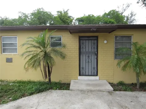 2512 NW 175th Terrace Miami Gardens FL 33056