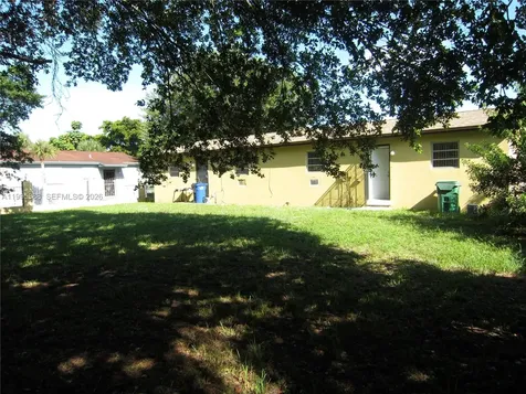2512 NW 175th Terrace Miami Gardens FL 33056