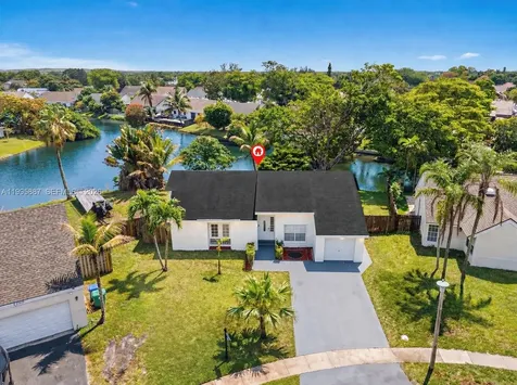 2710 Azalea Avenue Miramar FL 33025