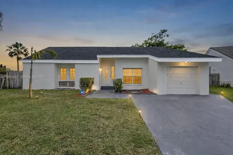 2710 Azalea Avenue Miramar FL 33025
