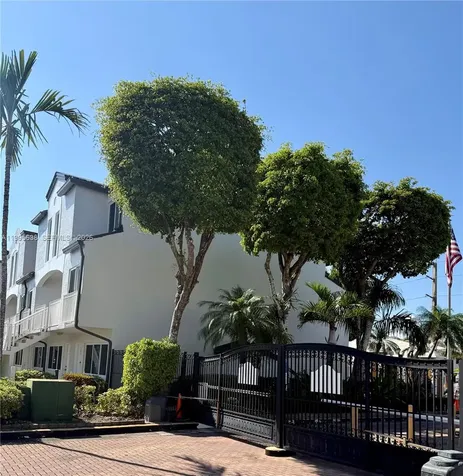 8660 NW 5th Terrace Miami FL 33126