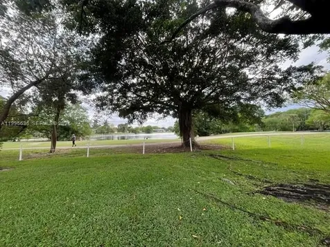 8810 W Mcnab Road Tamarac FL 33321