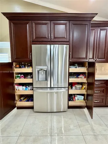 2723 E Abiaca Circle Davie FL 33328