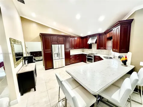 2723 E Abiaca Circle Davie FL 33328