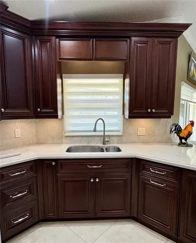 2723 E Abiaca Circle Davie FL 33328