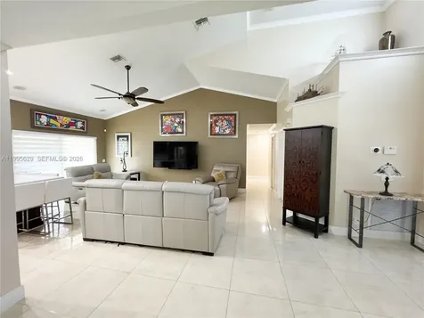 2723 E Abiaca Circle Davie FL 33328