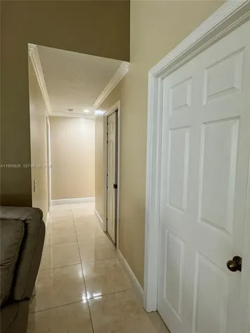 2723 E Abiaca Circle Davie FL 33328