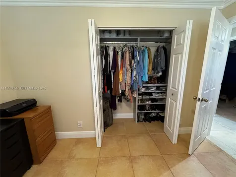 2723 E Abiaca Circle Davie FL 33328