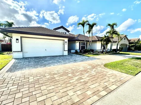 2723 E Abiaca Circle Davie FL 33328