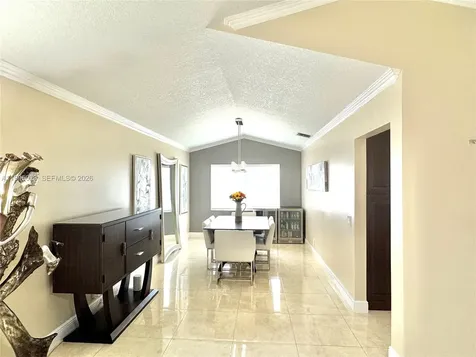 2723 E Abiaca Circle Davie FL 33328