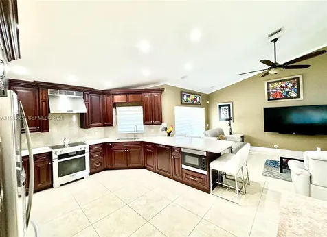 2723 E Abiaca Circle Davie FL 33328