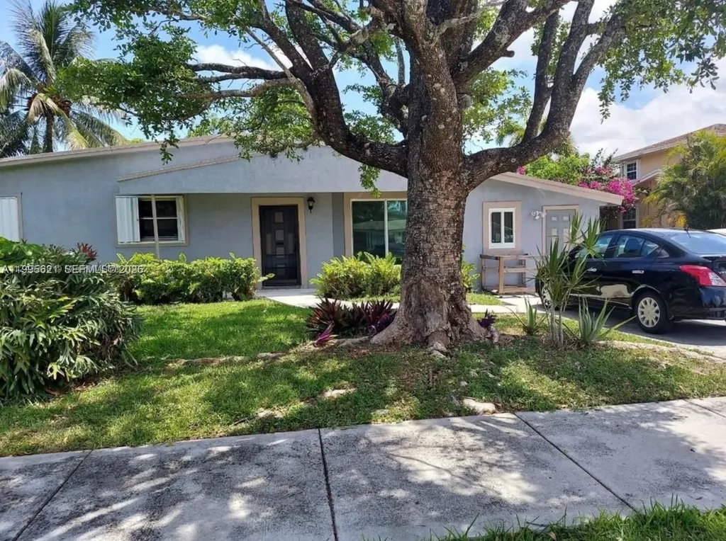 3830 SW 31st Street West Park FL 33023