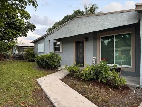 3830 SW 31st Street West Park FL 33023