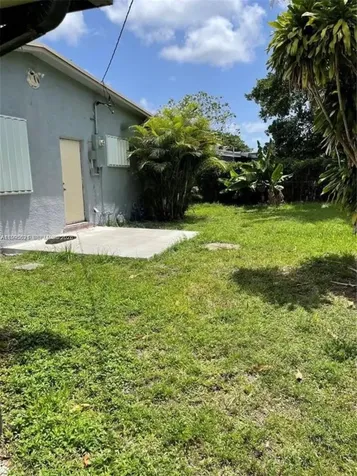 3830 SW 31st Street West Park FL 33023