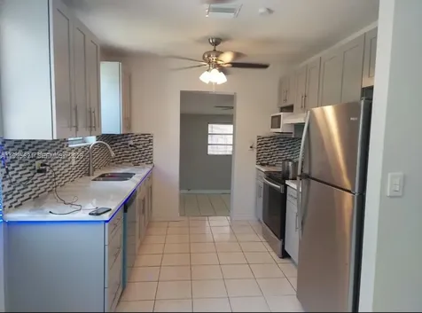 3830 SW 31st Street West Park FL 33023