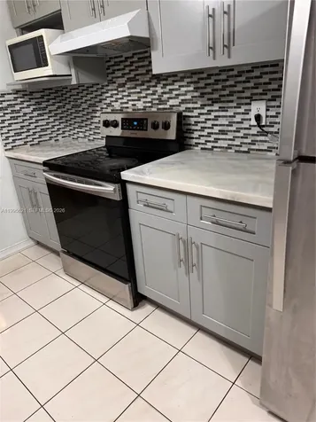 3830 SW 31st Street West Park FL 33023