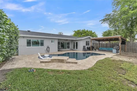 2426 NW 108th Terrace Sunrise FL 33322