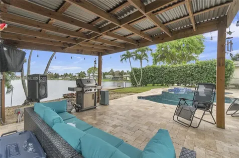 2426 NW 108th Terrace Sunrise FL 33322