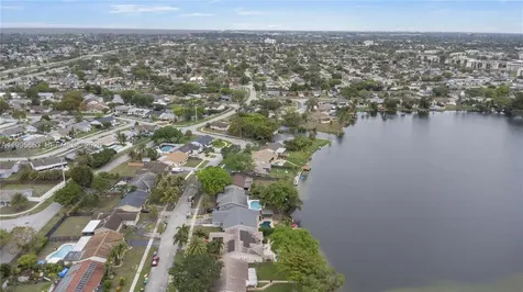 2426 NW 108th Terrace Sunrise FL 33322