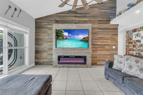 2426 NW 108th Terrace Sunrise FL 33322