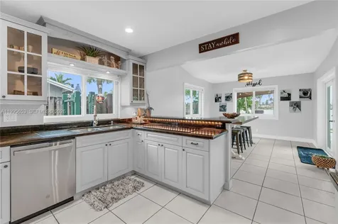 2426 NW 108th Terrace Sunrise FL 33322