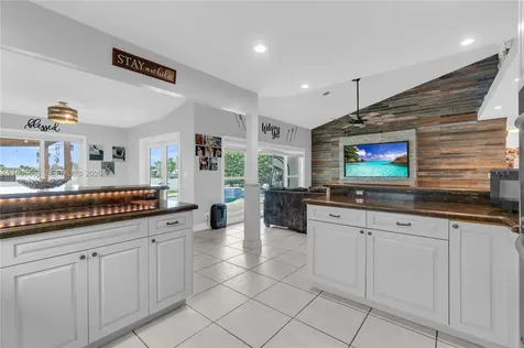2426 NW 108th Terrace Sunrise FL 33322