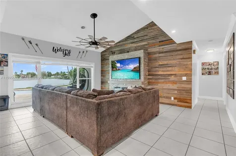 2426 NW 108th Terrace Sunrise FL 33322
