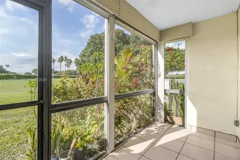 9820 S Hollybrook Lake Drive Pembroke Pines FL 33025