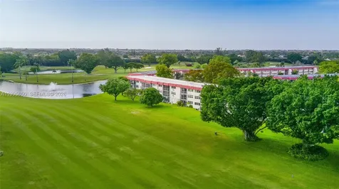 9820 S Hollybrook Lake Drive Pembroke Pines FL 33025