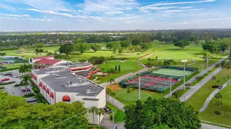 9820 S Hollybrook Lake Drive Pembroke Pines FL 33025