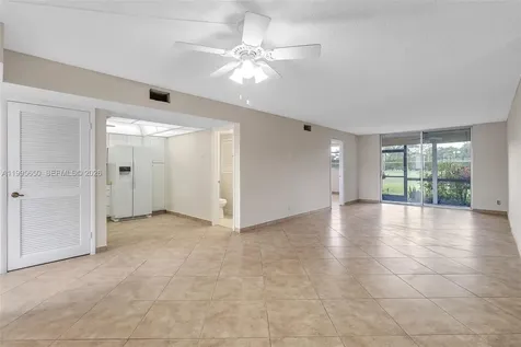 9820 S Hollybrook Lake Drive Pembroke Pines FL 33025