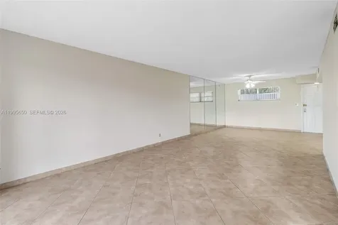 9820 S Hollybrook Lake Drive Pembroke Pines FL 33025